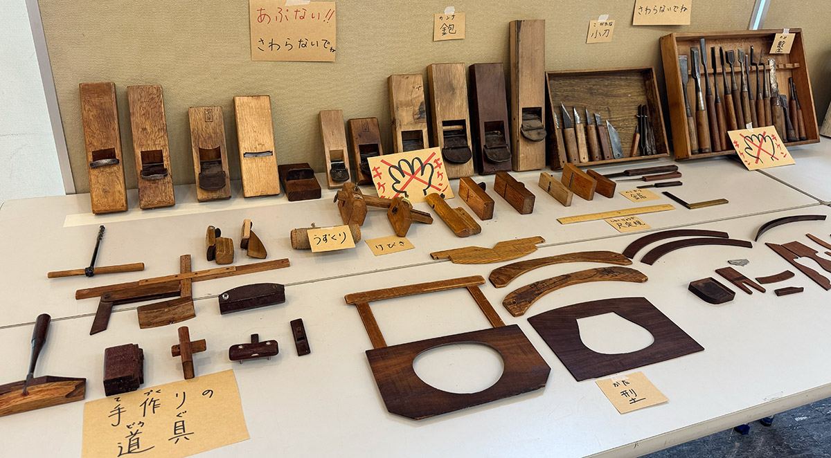 おコト遊BASE!! 箏作りの道具屋パーツの展示