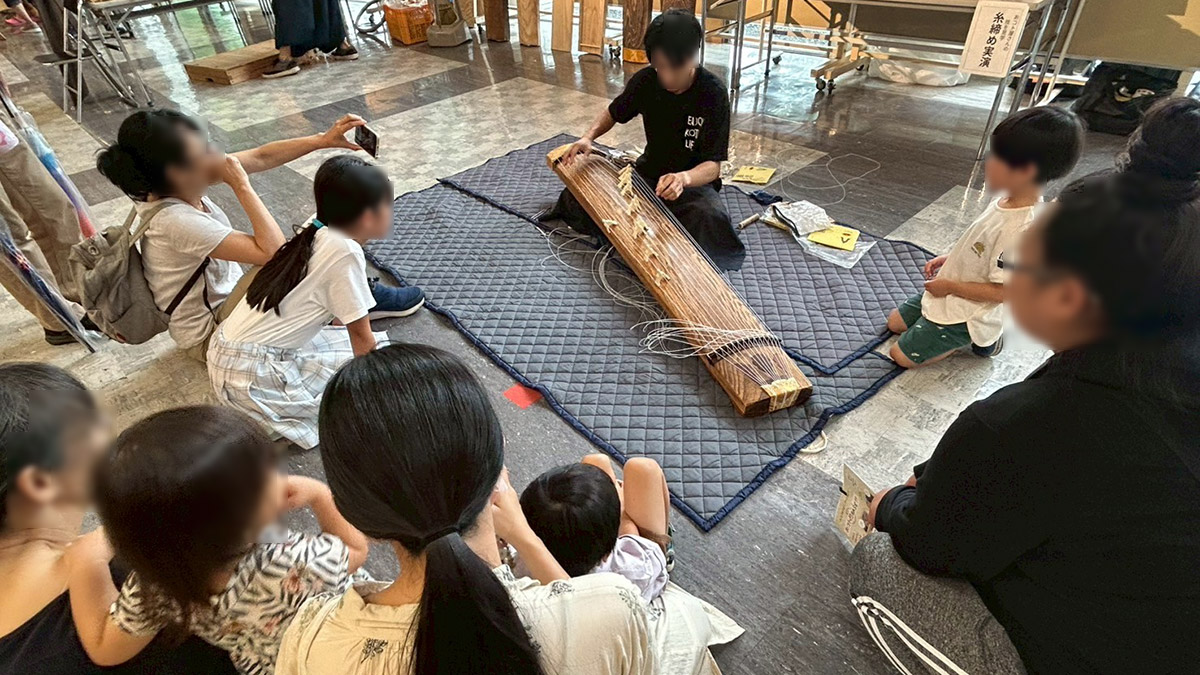 おコト遊BASE!! 箏の糸締め実演
